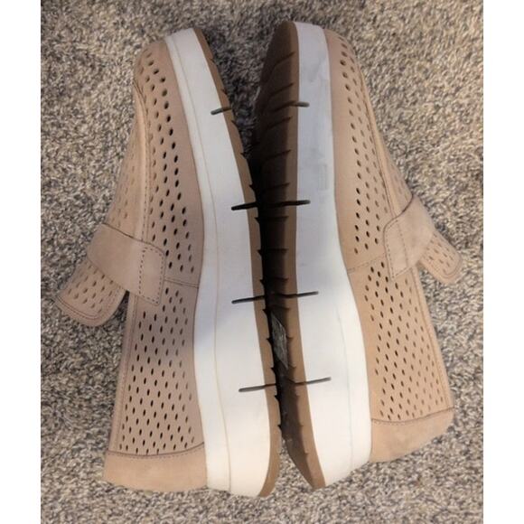 Clarks Artisan Loriinni Edge Leather Loafers Size 10 Sand - Picture 6 of 6